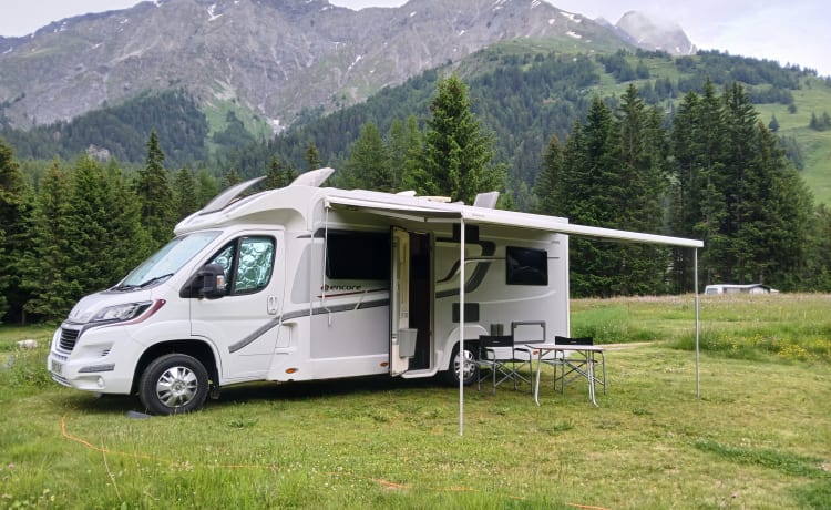 4 berth Peugeot semi-integrated from 2017