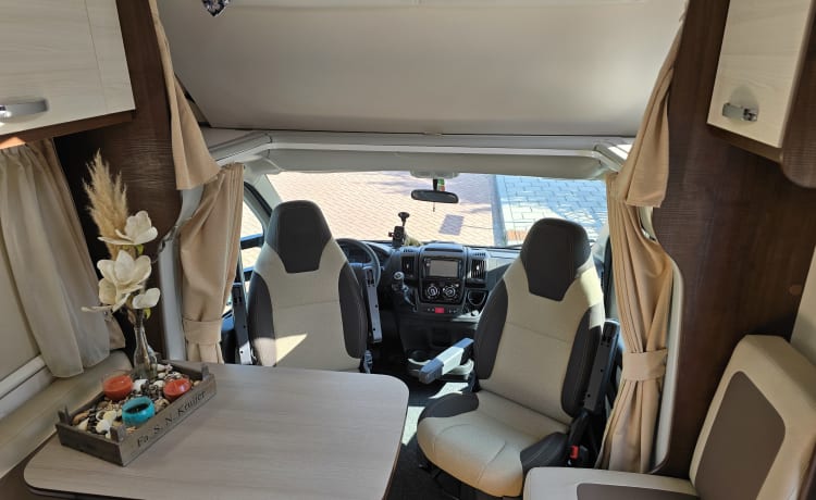 Forster A699 EB – Eura Mobil alcove family camper 