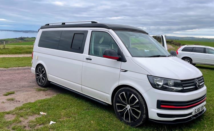 VW Campervan met PopTop in Dorset