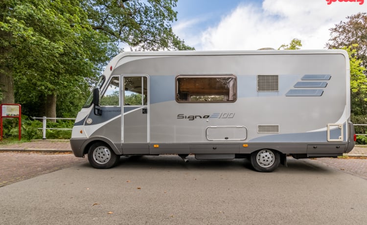 🌍 🚌 Super complete Hymer camper met 4 slaapplaatsen te huur🌟🌏