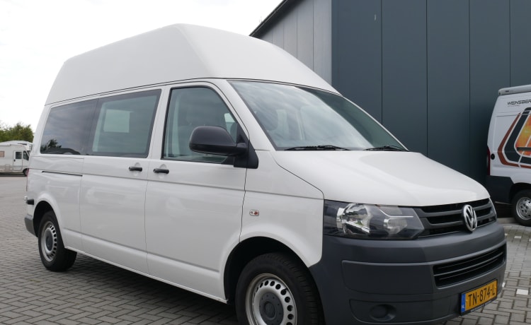 VW T5 campervan 4 berth/6 seats from £99 p.d. - Goboony