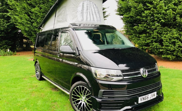 Black Beauty  – Camper Volkswagen T6 Trendline LWB