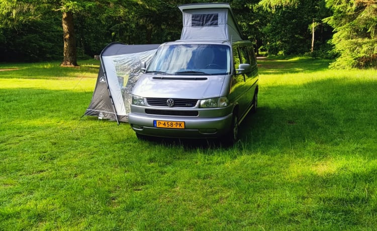 "No-rush bus" , geen haast wel genieten! –  Camper completo autobus Volkswagen T4 🤩