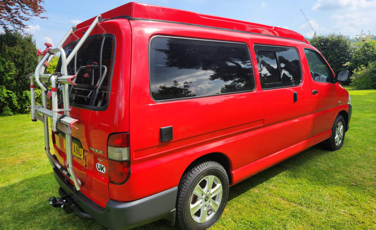 Dan – Toyota-camper met 4 slaapplaatsen uit 2007