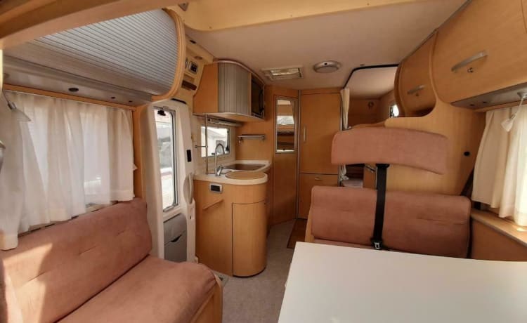 Camper 5 – Camper 5 - Fiat Ducato - Der ideale Familiencamper mit 2 Etagenbetten.