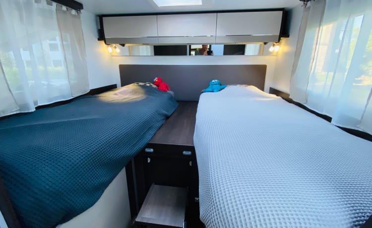 Spacious camper from 2021, ideal for a family or couple