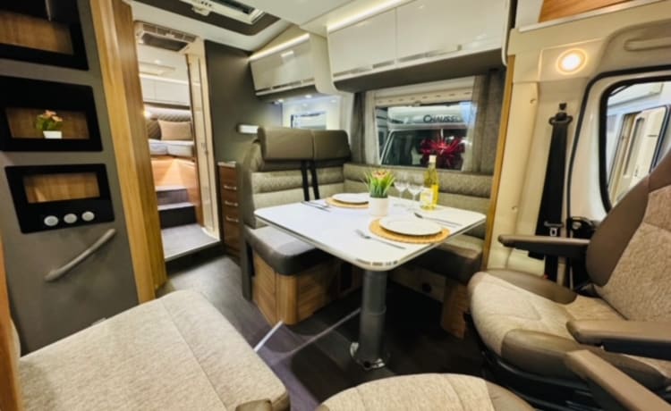 Adria Mobil  – Adria Mobil semi-integrated camper! 