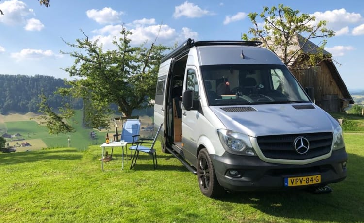 BoWi bus – 2p Off Grid Mercedes-Benz Bus aus dem Jahr 2017