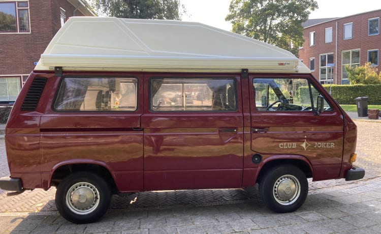 Jackie – Prachtige, sfeervolle 4p Volkswagen campervan uit 1983