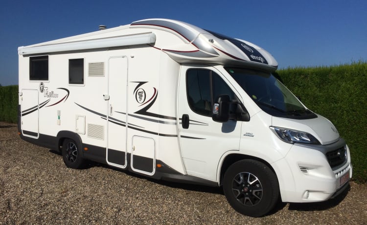 MOBI – Mooie, ruime, betaalbare 2 persoons motorhome in goede staat