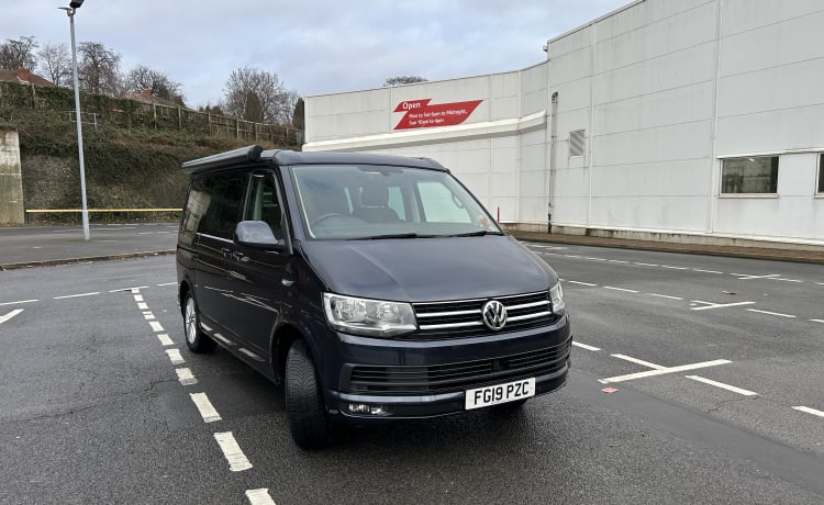 Roxie – 4 berth Volkswagen campervan from 2019