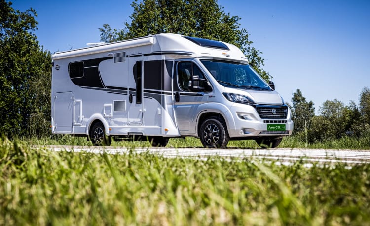 CARADO T447 AUTOMAAT – RUIME CARADO T447 AUTOMAAT 4 PERSOONS CAMPER VOOR ULTIEM VAKANTIE PLEZIER!