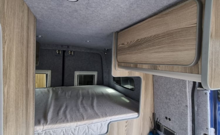 Ronnie – Fully Off-Grid Mercedes High Top (MWB) with heating, toilet & shower