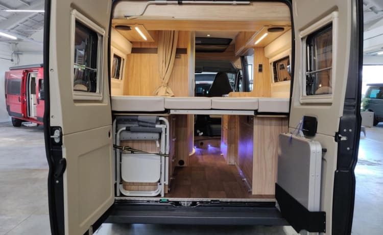 Camping-car Hymer Ayers Rock super cool pour 2 personnes