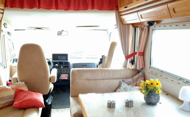 Gezinscamper 5 persoons Hymer intergraal uit 1997