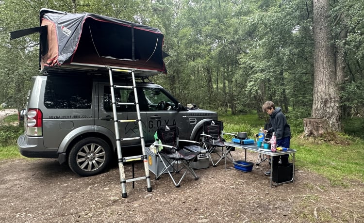 Disco – Land Rover Discovery 4 + iKamper Rooftop Tent