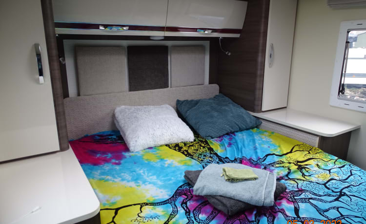 Poseidon – Lovely large 4 person camper - McLouis luxury version.