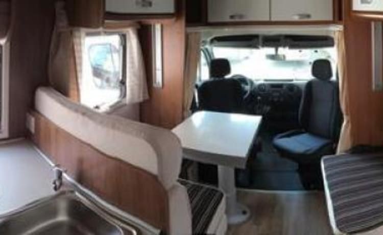 B-type – Moderne 4-5 persoons camper kilometervrij