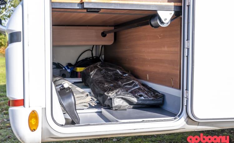 LMC Integral Camper con disposizione rotonda dei sedili