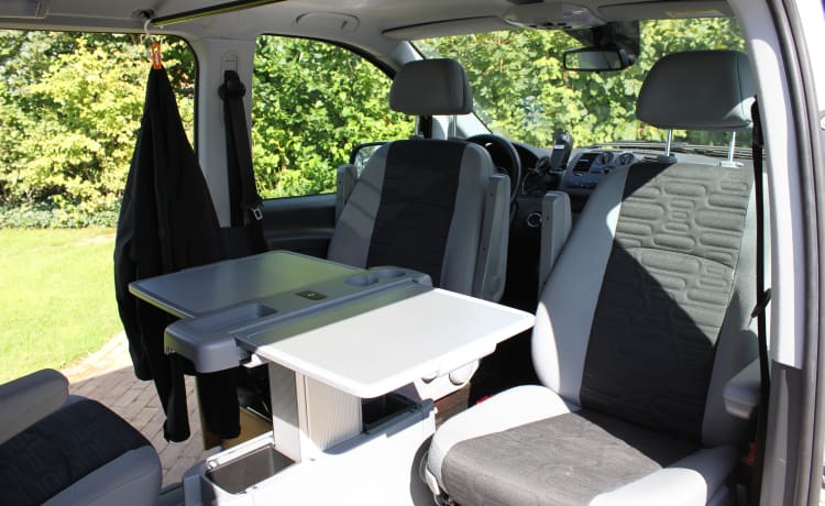 Camper Cruiser – Viano Fun Westfalia - Comfortable and compact cruising with a spacious accommodation.