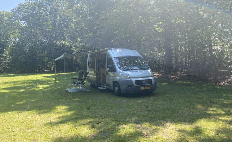 Schöner 2er-Dethleffs-Bus mit 160 PS