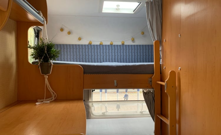 Camping-car familial spacieux Hymer 6p avec lits superposés