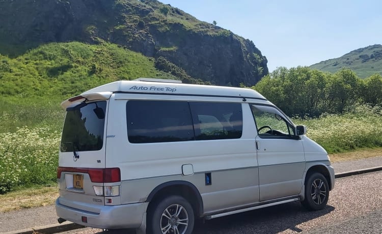 Détendu et rétro Mazda Bongo (la machine mystérieuse originale)