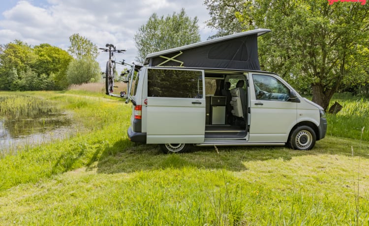 2015 – 4 Pers. Volkswagen Transporter t5 buscamper 2015 