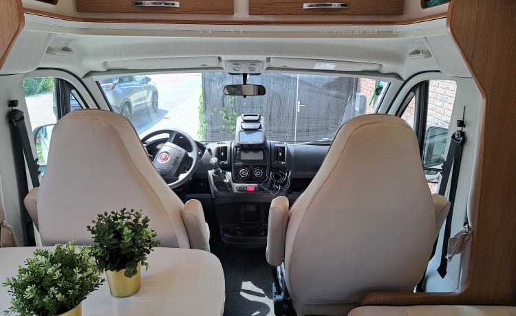 Camper semi-integrato Rimor 2p del 2017