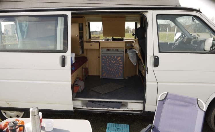 Compact extended Volkswagen with lifting roof