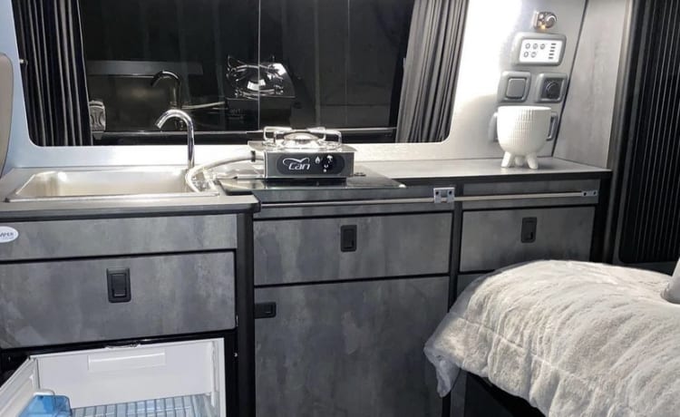 Archie – Noleggio camper di lusso VW