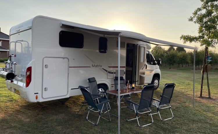 Droomcamper – Nieuw! Droomcamper 5p Adria Mobil integrated uit 2015