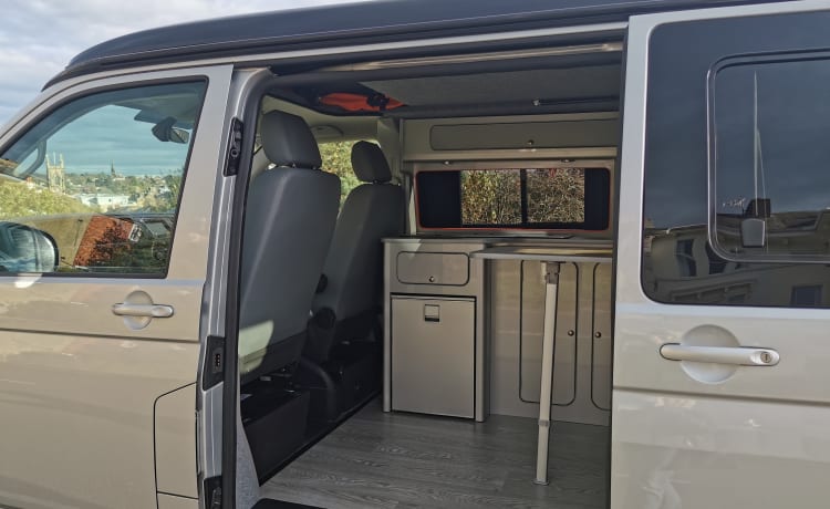 Georgie – VW T6 Campervan avec assurance tous risques