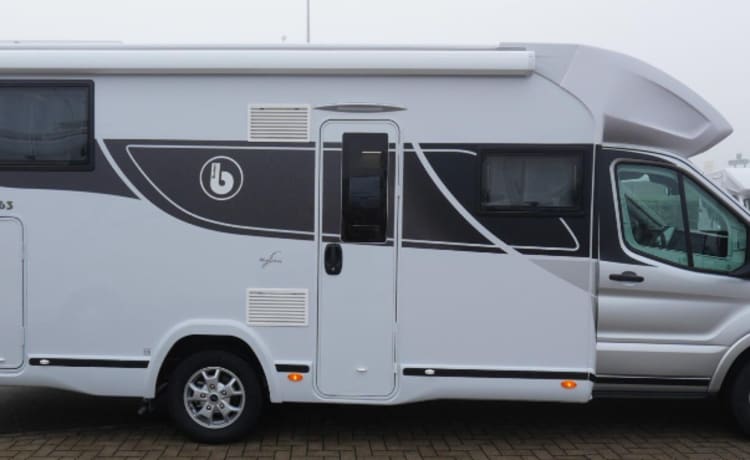 1. Ford Benimar Cocoon 463 voor 4 personen (Model 2024)