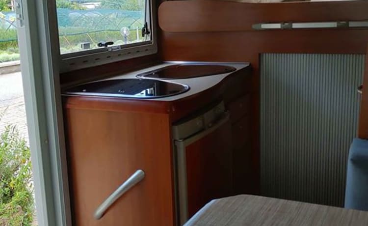 Lovely Camper – Cabinet