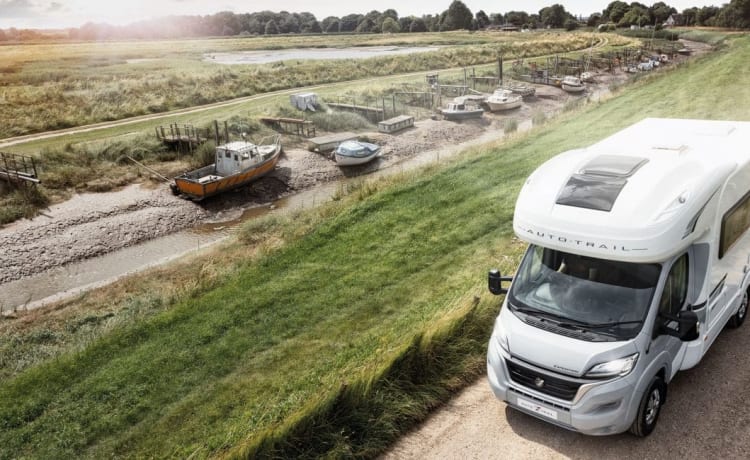 Elvis  – 2024 Auto-Trail C63 AUTOMATICO, camper di lusso a 4 nascite 