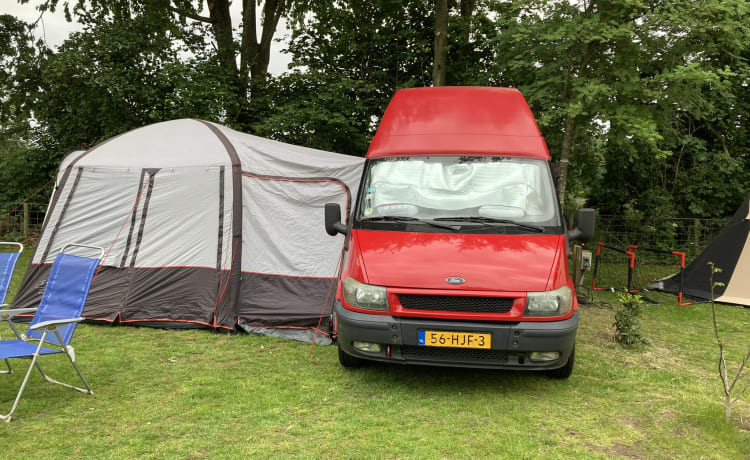 Het rode monster – Encastrable officiel Westfalia, idéal petit camping-car familial 5p
