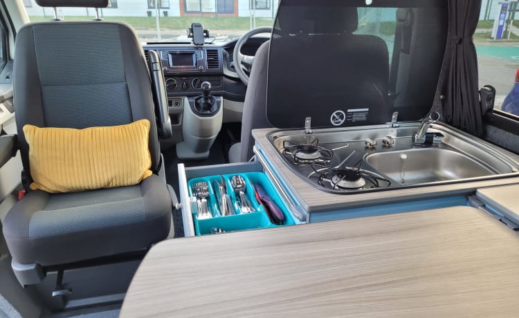 Gloria the Campervan – VW T6 Linea S