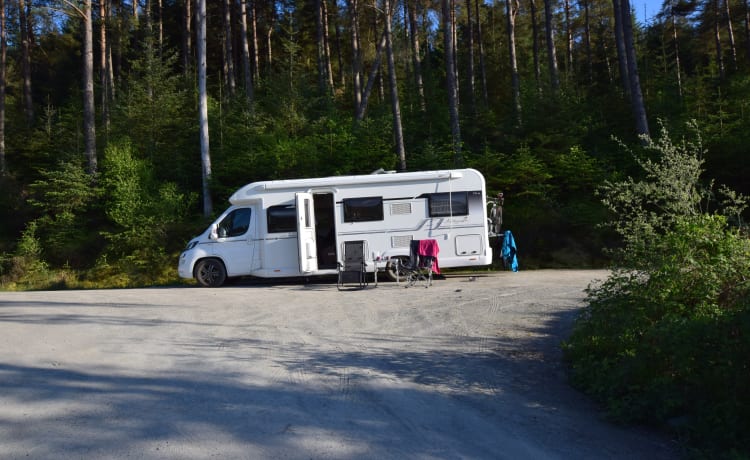 6 BERTH luxury, with all the extras.