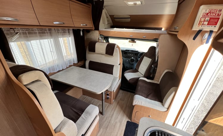 Flash – Chausson Flash 03 Motorhome - 6 birth