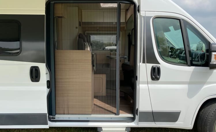 Camping-car luxueux et durable (automatique) avec intérieur lumineux et de nombreux extras