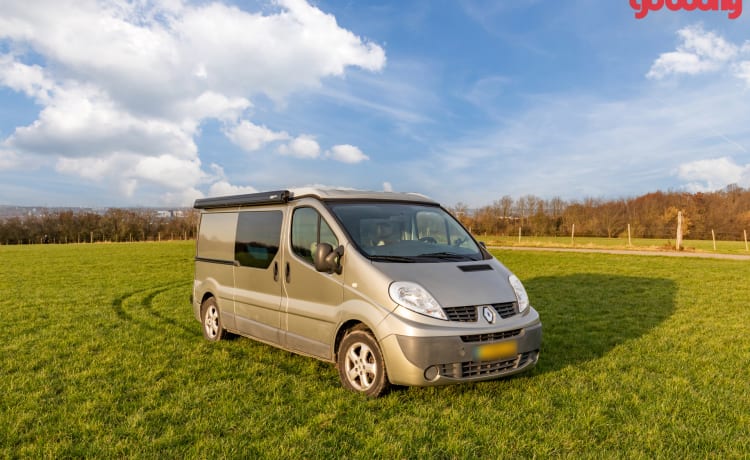 Roza – 4p Renault Camperbus von 2011 – für fast jedes Abenteuer geeignet!