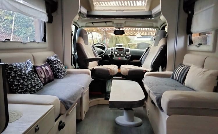 A louer camping-car Chausson 