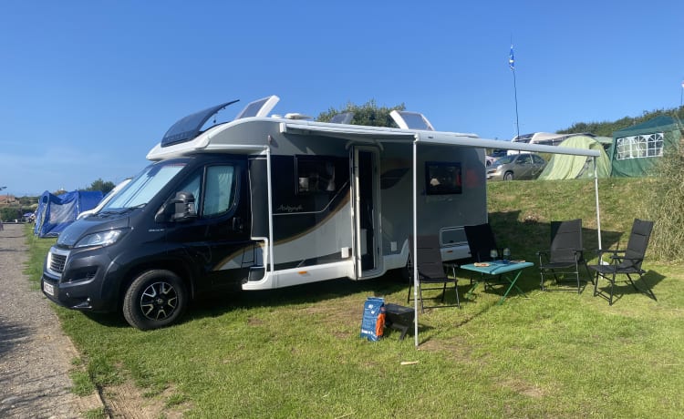 4 berth Bailey autograpf 2022