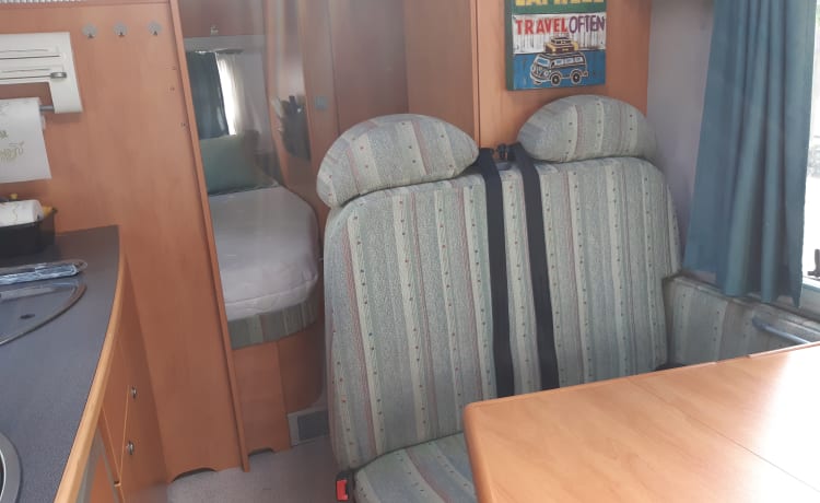 Complete and comfortable integral Knaus travel liner