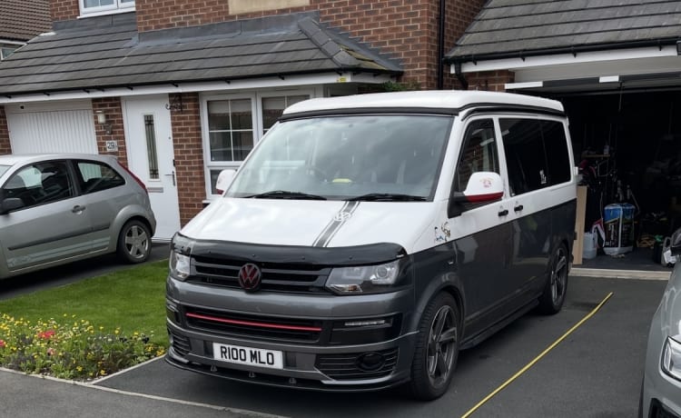 Ralph – 4 berth Volkswagen campervan from 2012