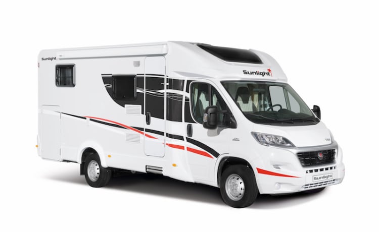 Sunlight T66 – Semi-integrated motorhome - automatic transmission - king-size bed or 2 single