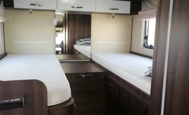 Fordje – Luxe camper met lengtebedden