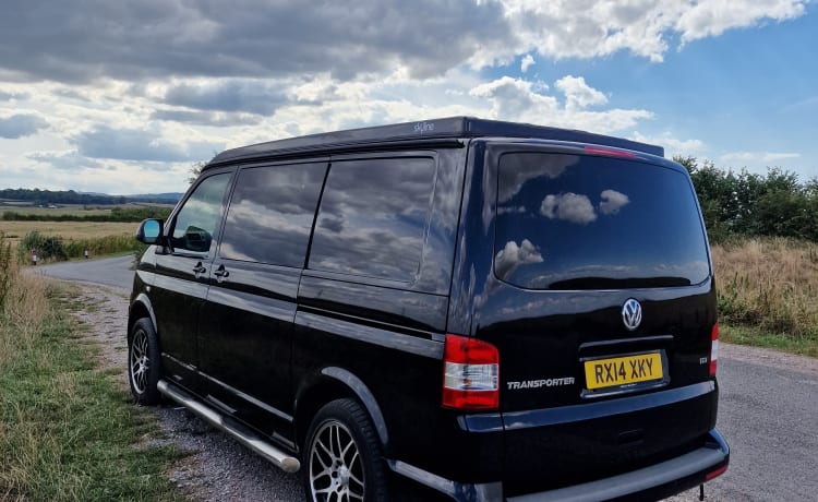 Linda’s wheels – VW Camper Van met pop-top in Somerset