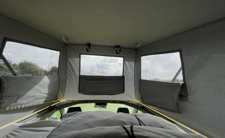 Mammoet – 4p Volkswagen campervan uit 2014